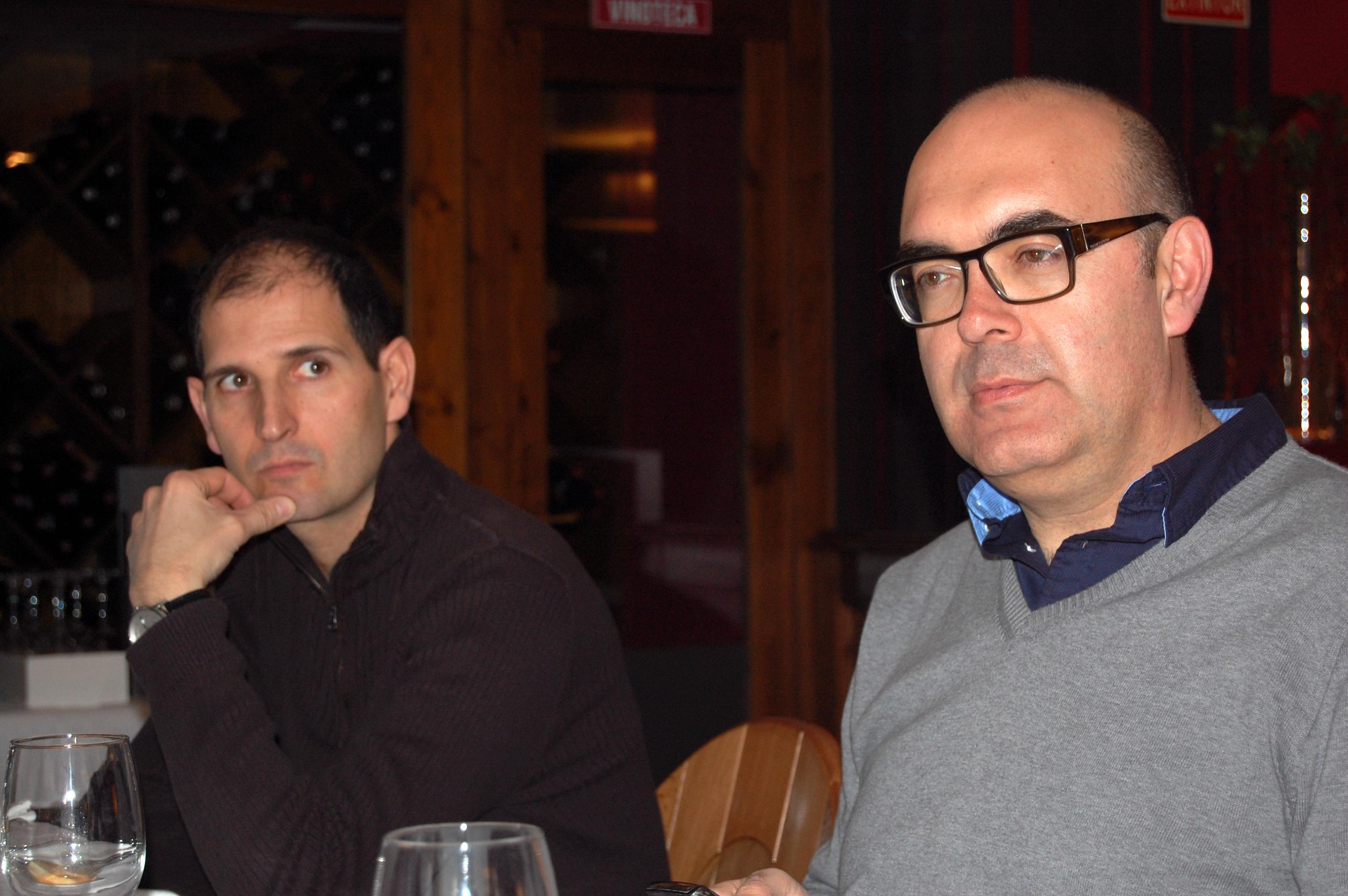 Estos 2 siguen serios.