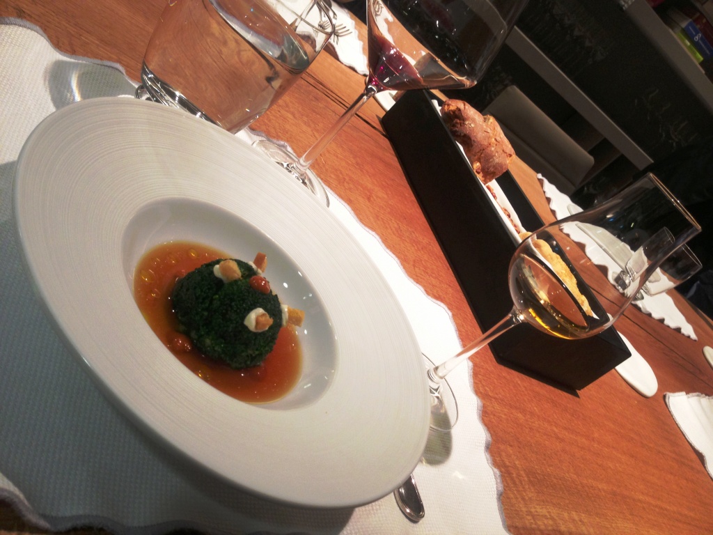 Ricard Camarena Tartare de atún de almadraba con brócoli y Celosía Cream