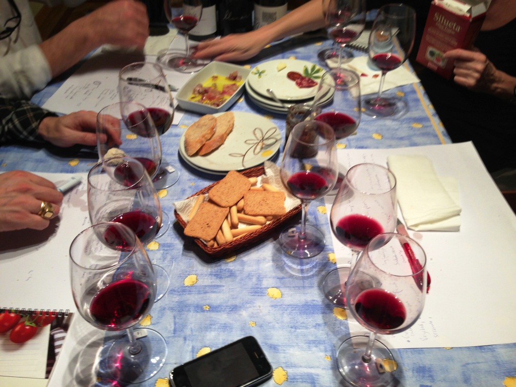 Grupo_cata_en_torno_al_vino_Madrid