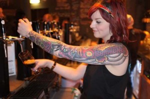 Camarera bar BrewDog GB