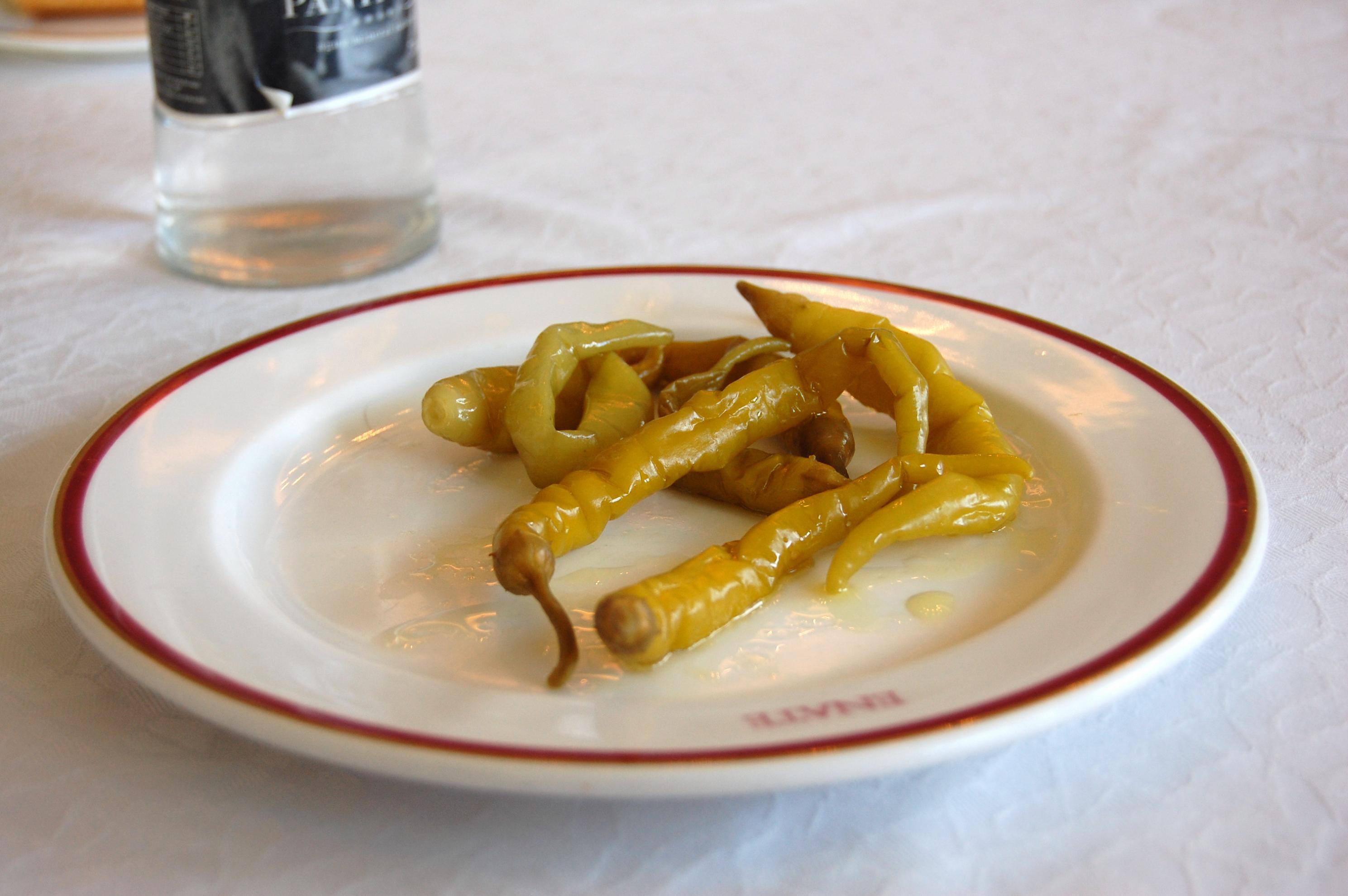 Como dijo el fenomenal camarero: unas pican y las otras más...