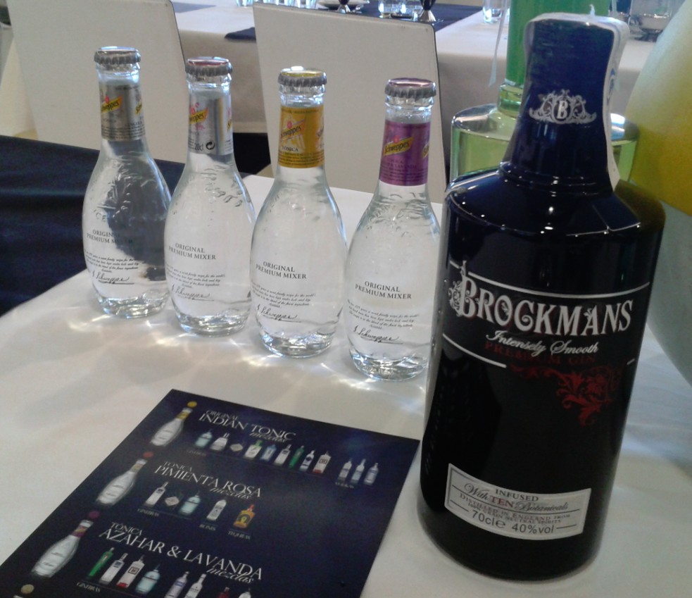 Tónicas Schweppes con Ginebra Brockmans