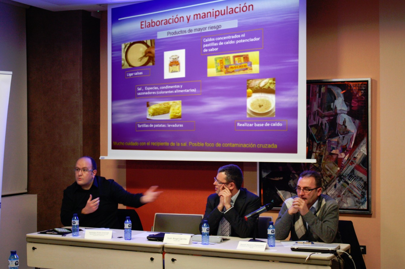 Santiago Prieto, chef de los restaurantes Sents y La Cuina con AECOVA en la conferencia sobre hostelería para celíacos