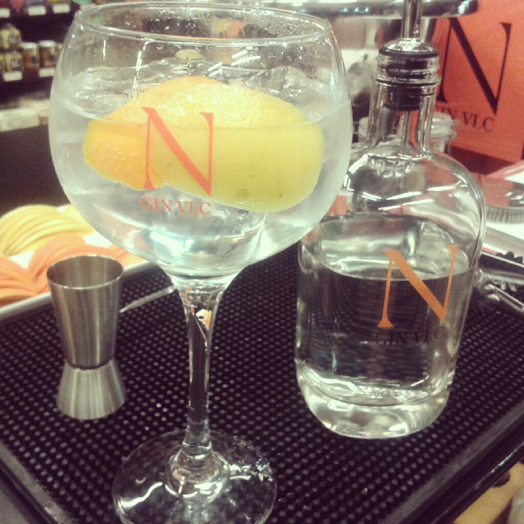 GIn Tonic con N Gin VLC + Schweppes Original