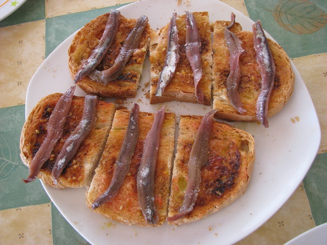 Quien se ha zampado la anchoa que falta???