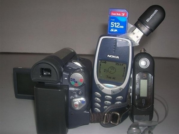 Este tiene bluetooth y graba en vídeo :-O