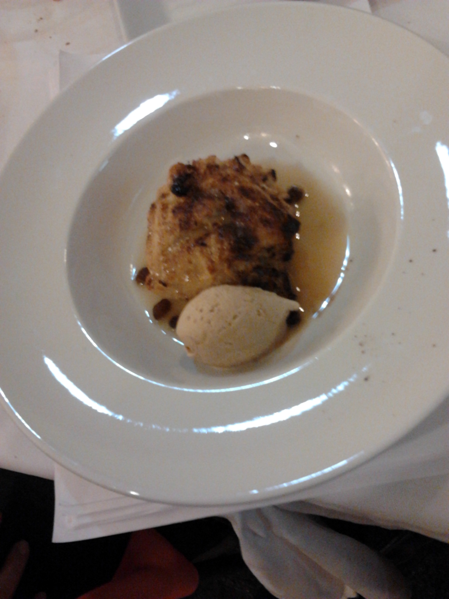 Torrija con helado de turrón...Buenísima!