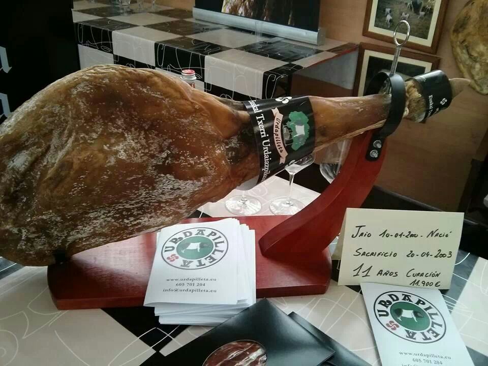 Jamón de cerdo vasco con 11 años de curación