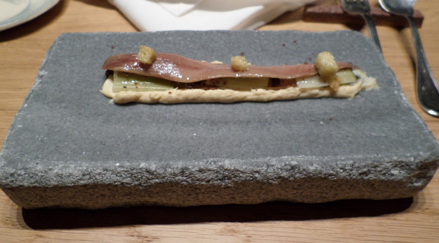 Aurelio_Gómez-Miranda_bloG-M_Ricard_Camarena_Anchoa_valencian_calçots_y_crema_de_mantequilla_salada