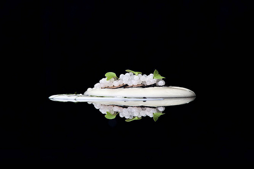 Perlas de caracol con crema de patatas al aceite de oliva arbequina, trufa y crema agria