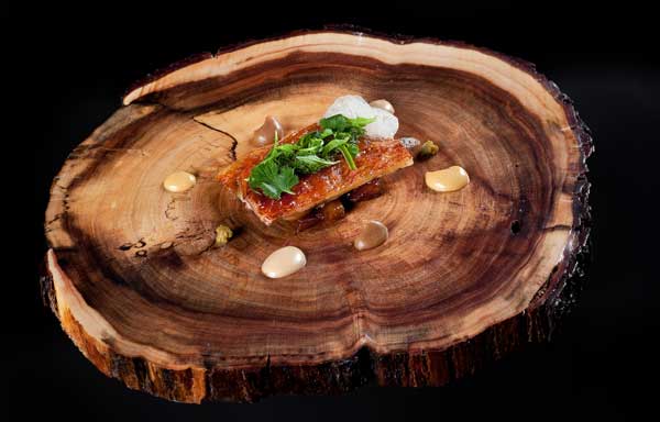 Cordero asado con dátiles