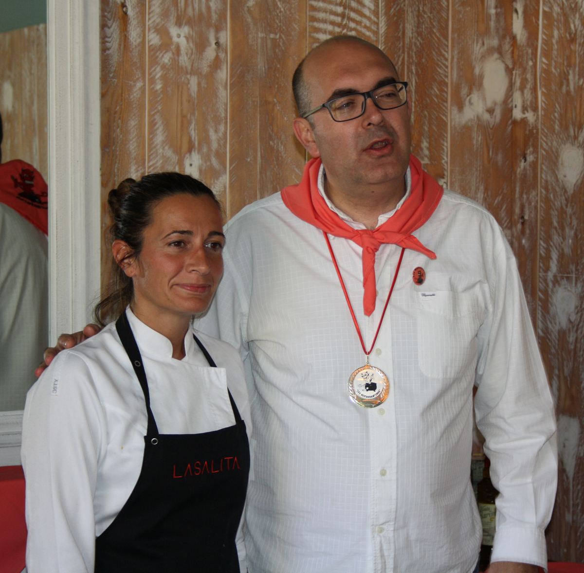 bloG-M_Aurelio_Gómez-Miranda_Begoña_Rodrigo_Socia_de_Honor_Peña_Gastronómica_Los_Restauranteros_Valencia_abril_2014_Discurso