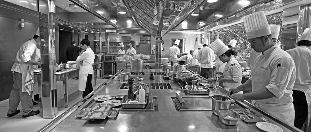 Panoramica de la cocina del restaurante Sant Pau