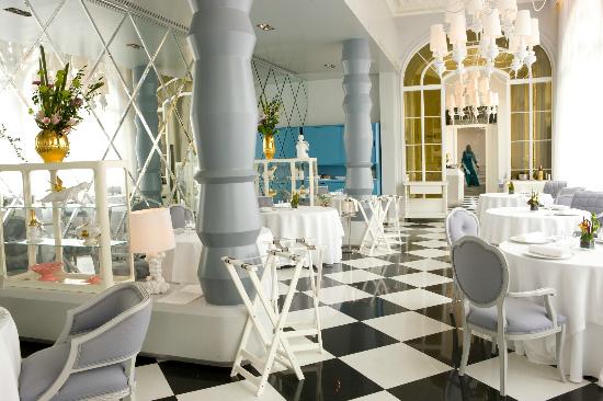 Interior del restaurante La Terraza del Casino de Paco Roncero