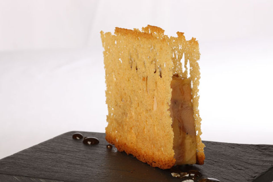 Corte de foie gras de Estado Puro by Paco Roncero
