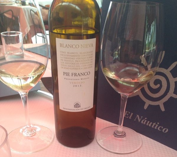 Blanco Nieva Pie Franco 2013: Demasiado joven para independizarse ;-) Dentro de un año será otra cosa