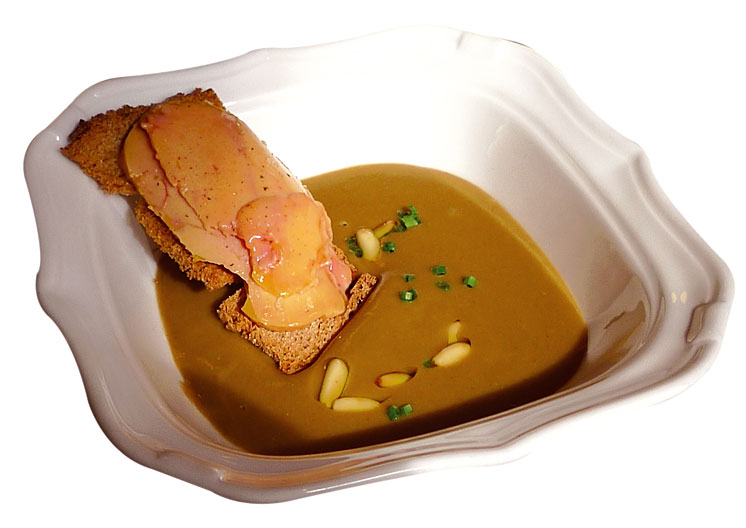 Puré de lentajas con escalope de foie