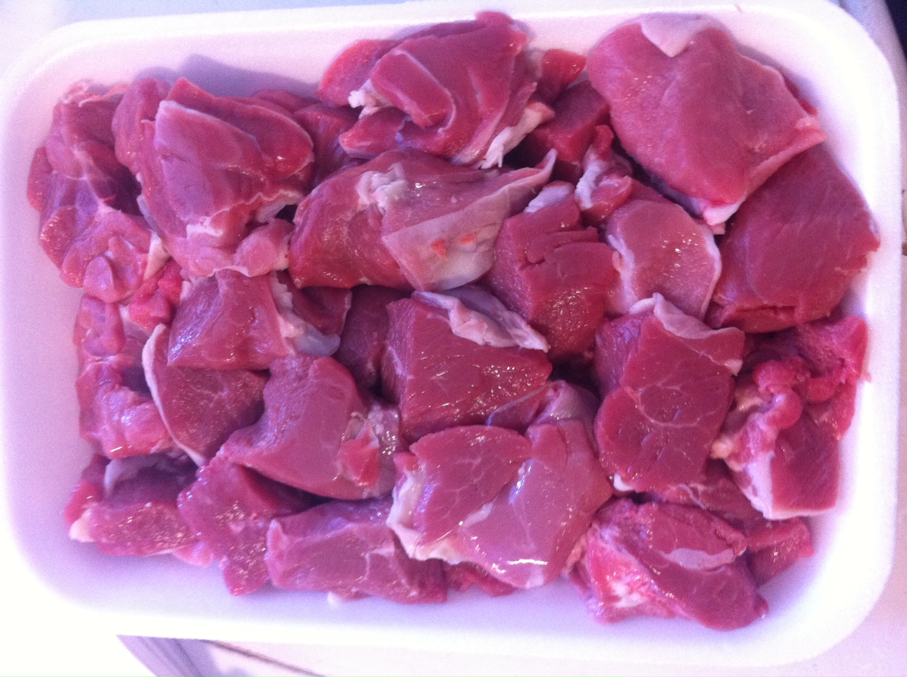 cordero recental en trozos