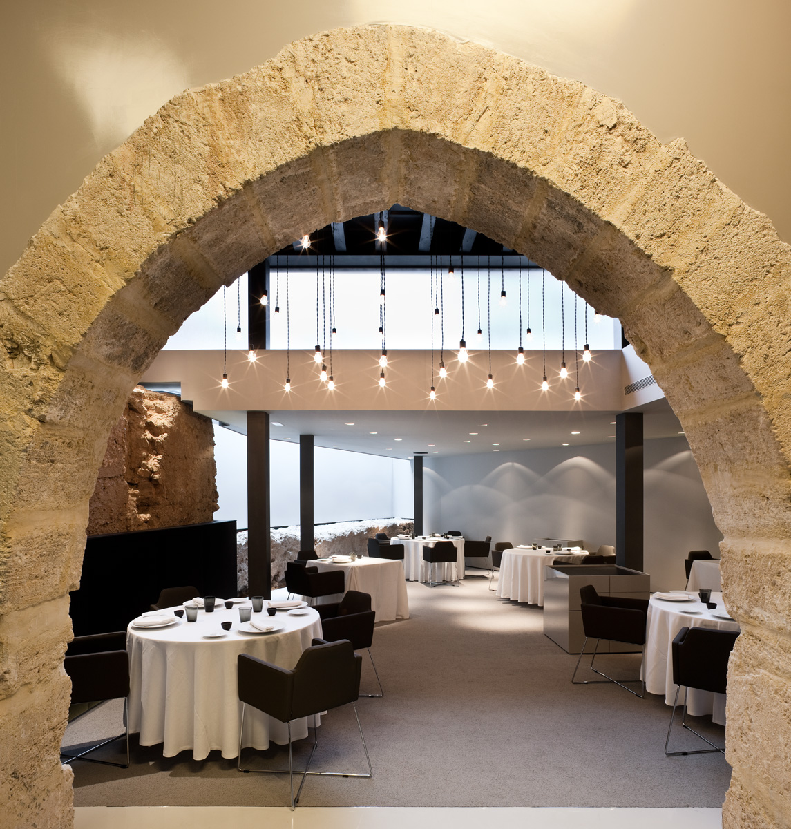 Alma del Temple, Salón del Arco