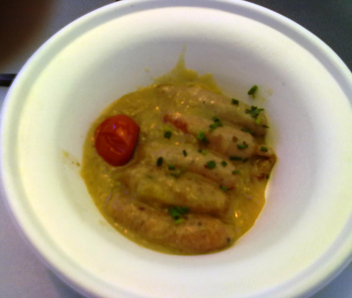 El nen ha vist les <b>punyetes tofonades amb ceba confitada</b> de <i>Casa Guinart</i> i, sense llegir el nom del plat, s'ha menjat amb delit les mini-salsitxes. La tòfona no l'he trobada enlloc.