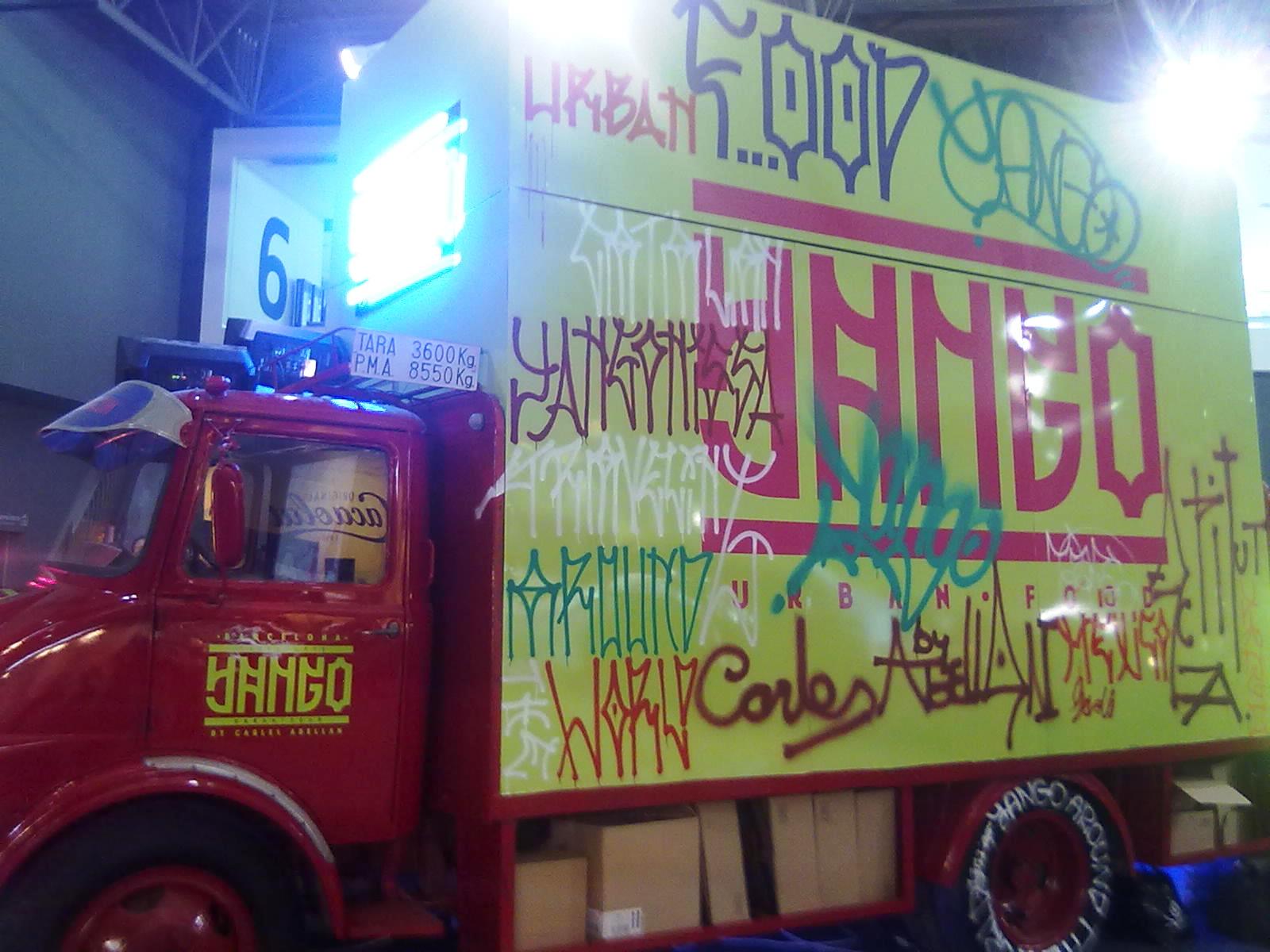 No tengo ni idea de qué vendían, pero el camión me encantó :-D