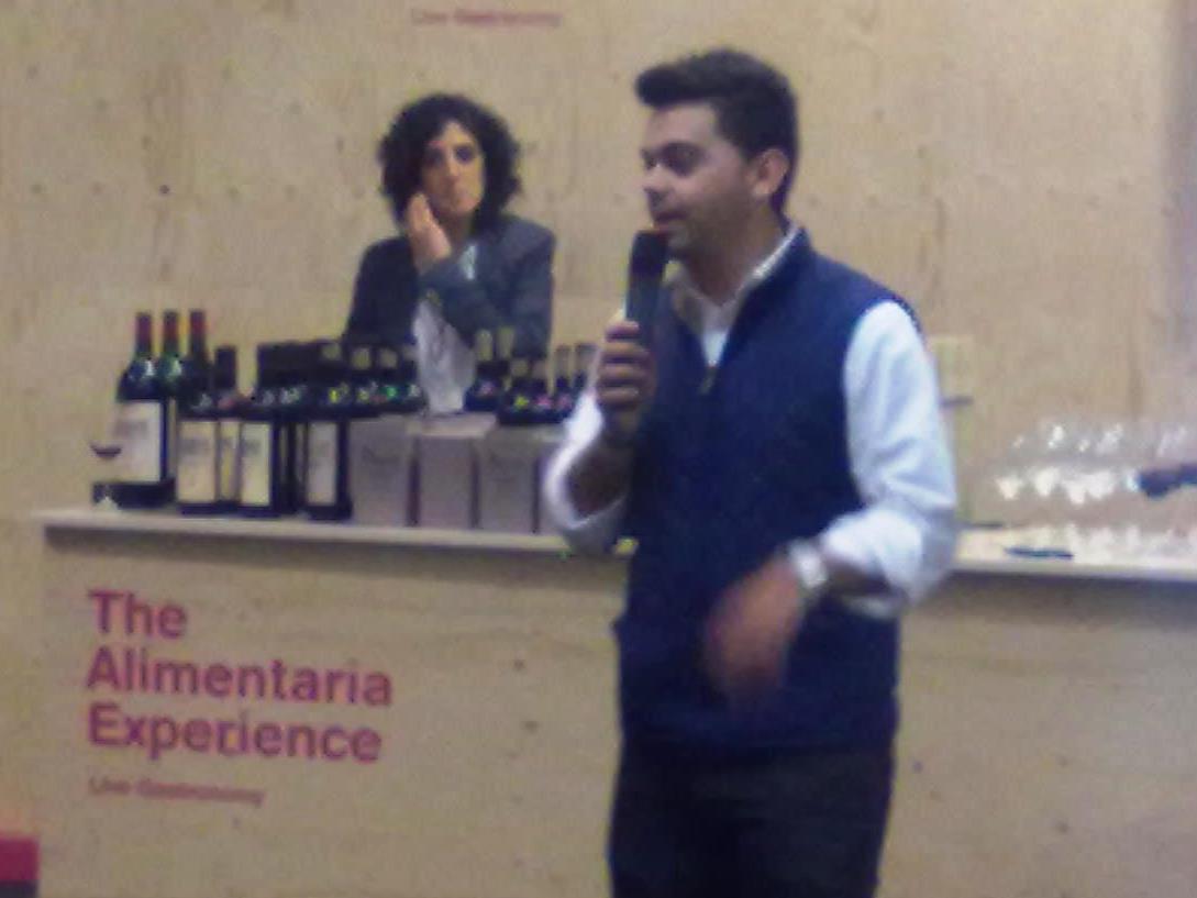 En la cata de Pago de Carraovejas sólo me quedó clara una cosa: en las catas me gusta más catar que escuchar :-/