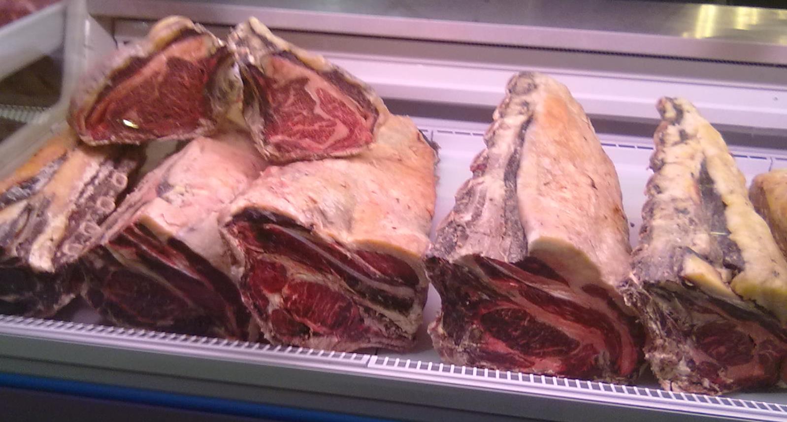 Aunque he de reconocer que lo que más me gustó fueron estos pedazos de carne, que pudimos probar en casa y que alucinaron a familiares y amigos que la probaron :-O