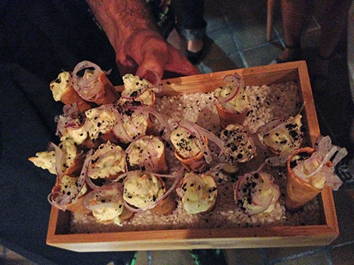 Uno de los platos del cocktail
