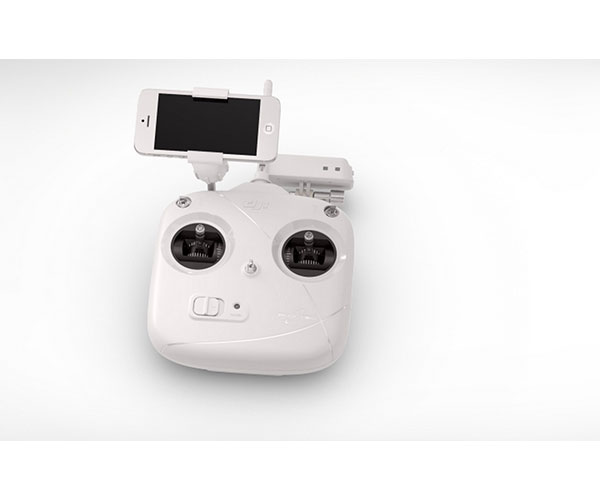 Se maneja con el mando y ves todo en el iphone