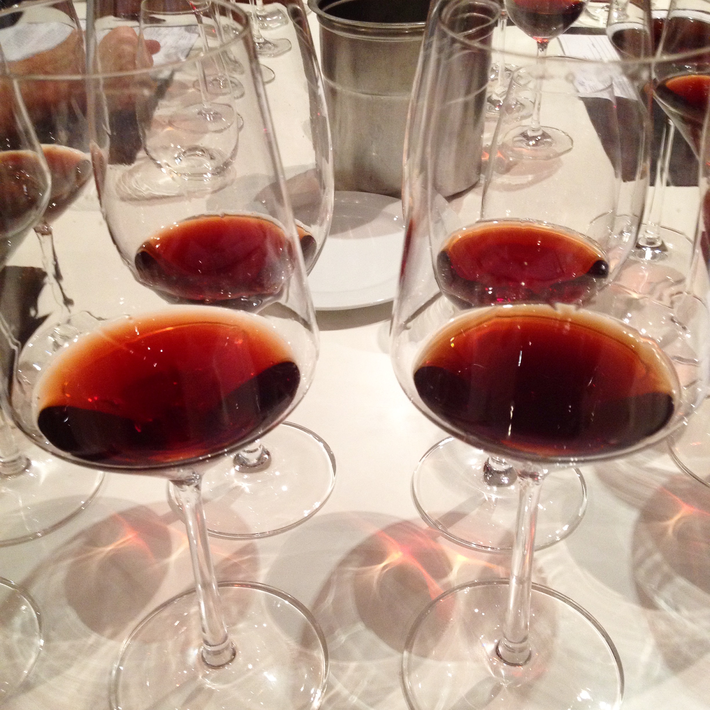 Cata peña la verema vinos antiguos