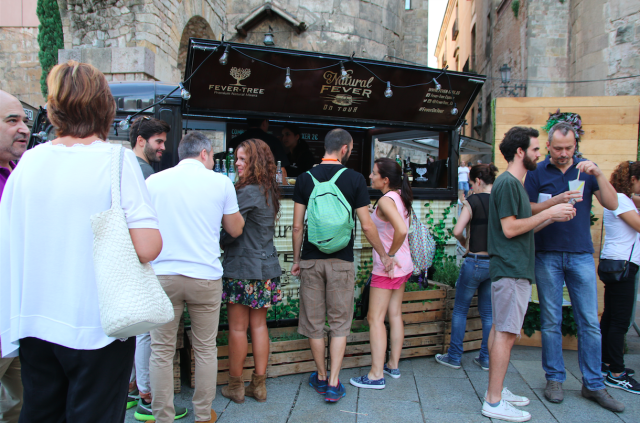 Después de comer, un gin-tonic. Que no falte de nada... :-)