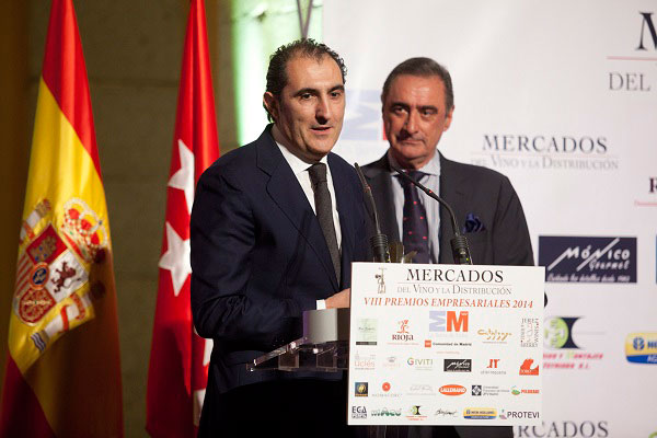 Rodolfo Bastida, director general de Ramón Bilbao, agradeciendo el premio