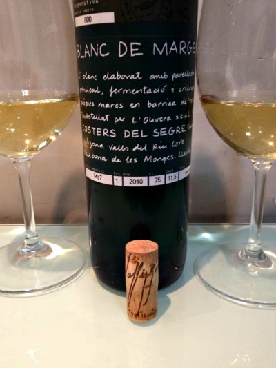 Blanc de Marges 2010: Un vino blanco sencillo que debió dar lo mejor de sí hará un par de años pero fue un regalo de un amigo y lo disfrutamos por ello