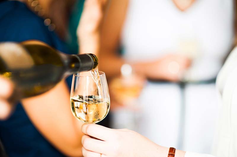 Servicio de vino 50 Aniversario DO Manzanilla en Sevilla