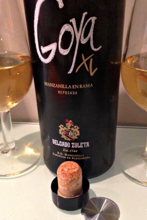 Goya XL Manzanilla en rama reposada de Delgado Zuleta. Muy aromática, resultó perfecta para acompañar un plato complicado, un shish kebab muy especiado