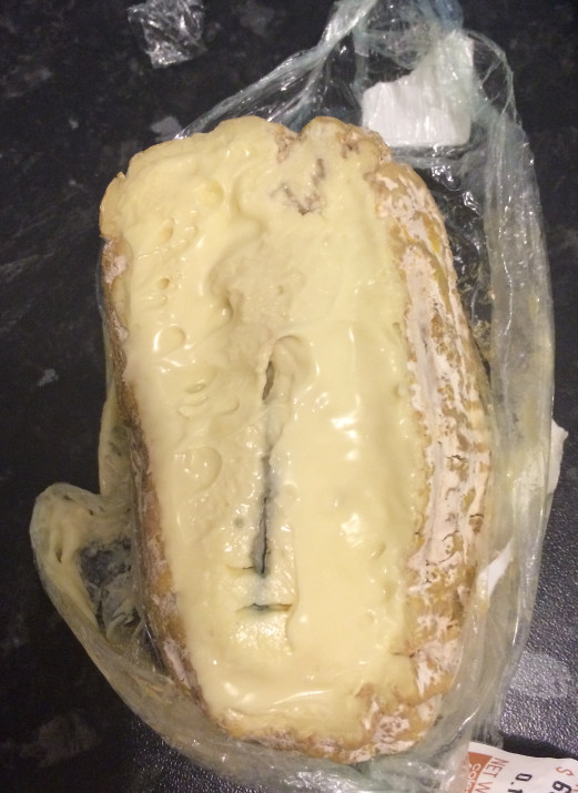 azul insulso tres cremas, con corteza de camembert