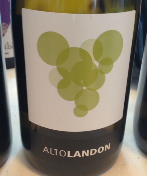 Altolandon White Chardonnay: 70l%L Chardonnay y 30% Petit Manseng