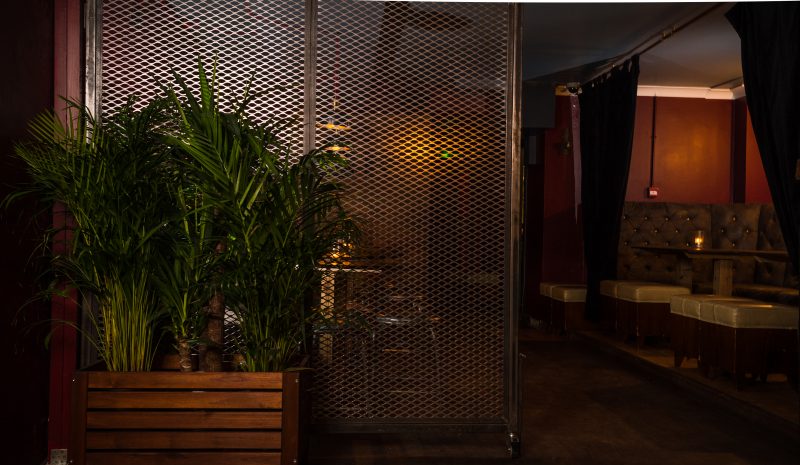 London's Top 10 bars for cocktails and music - Loves Company