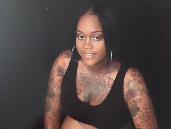 man sets pregnant wife on fire