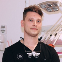 Damian Niewczas, stomatolog Lesznowola