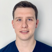 Mateusz Jeka, chirurg stomatologiczny Wrocław