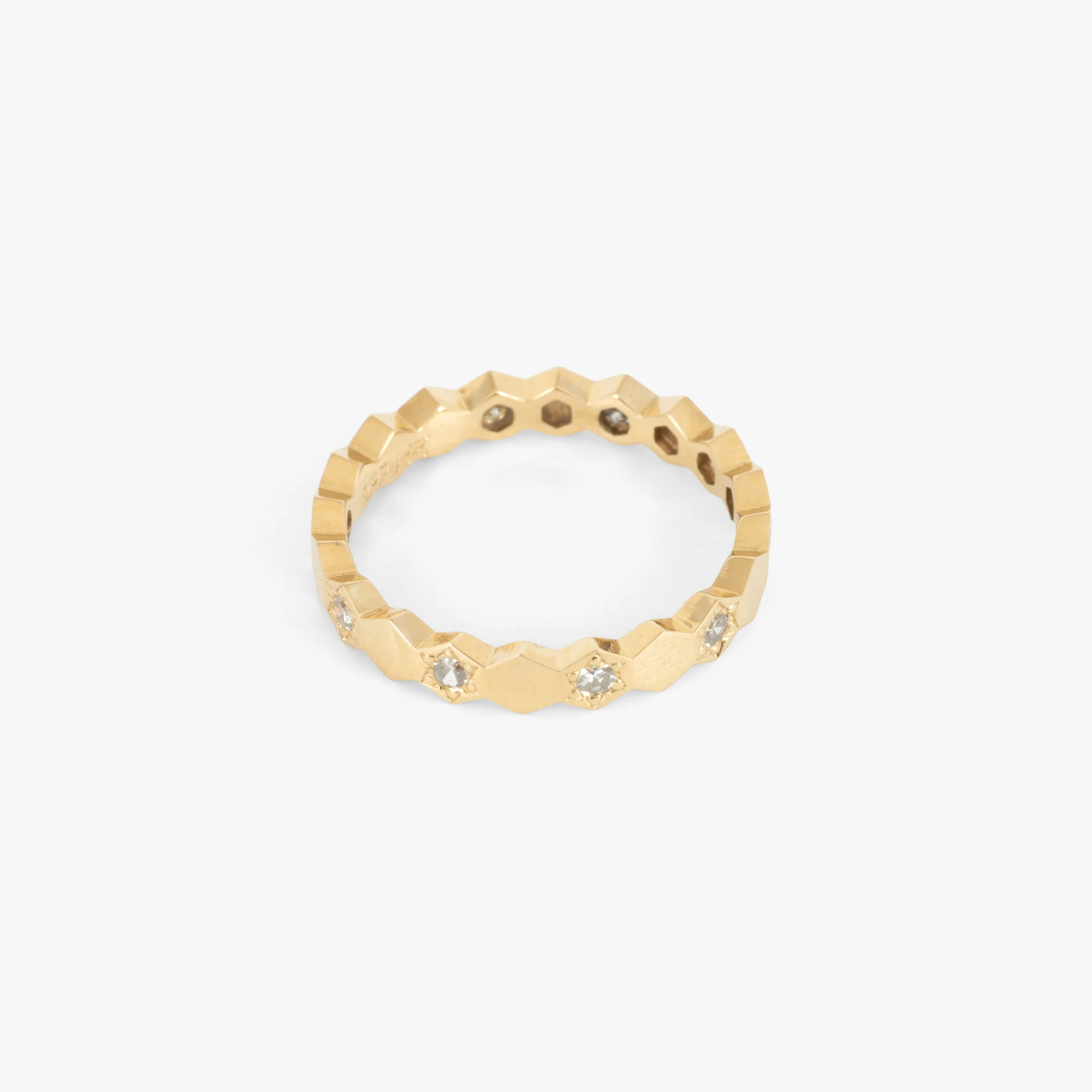 RHP gold ring, honeycomb-shaped band, decorated with diamonds