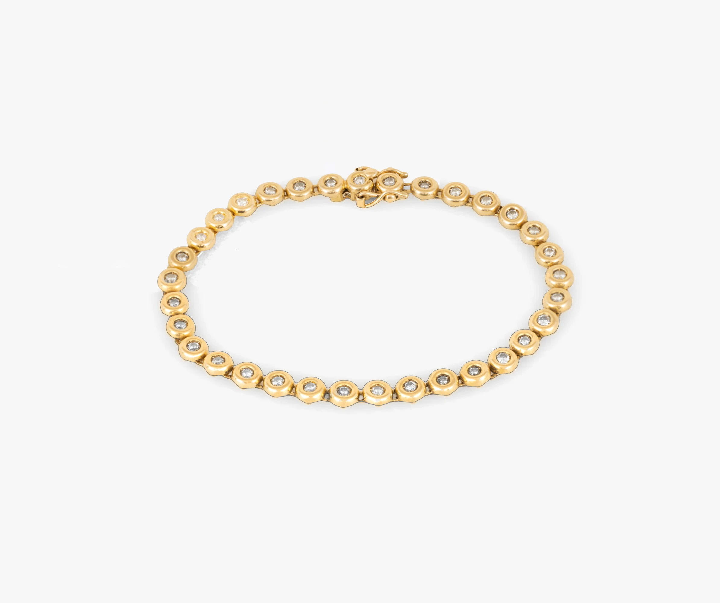 Gold bracelet decorated with diamonds, accompanied by an additional gemological certificate