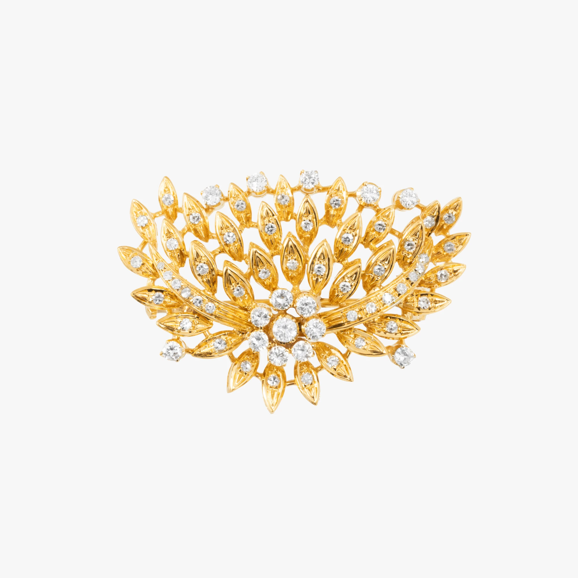 Gold brooch decorated with diamonds, accompanied by an additional gemological certificate
