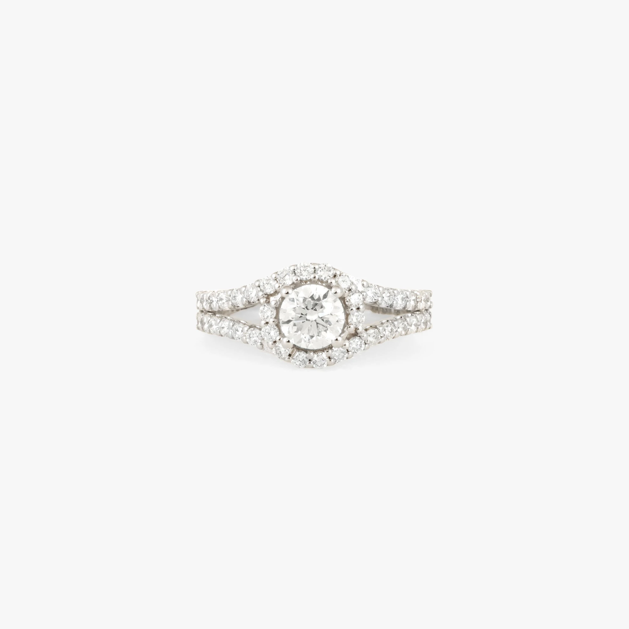 White gold ring decorated with diamonds, accompanied by GIA gemological certificate and additional gemological certificate