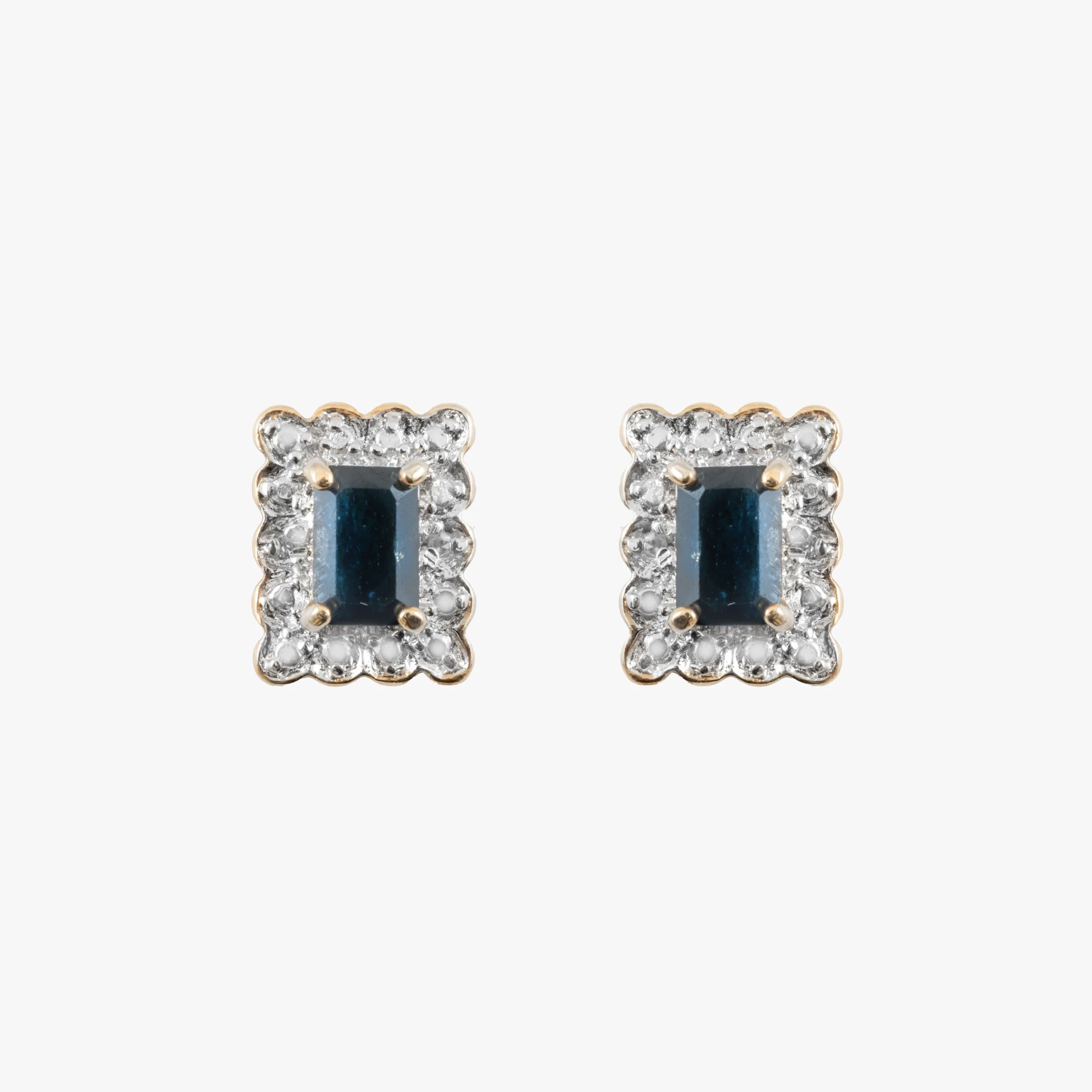 Pair of silver earrings plated with gold, decorated with sapphires and diamonds
