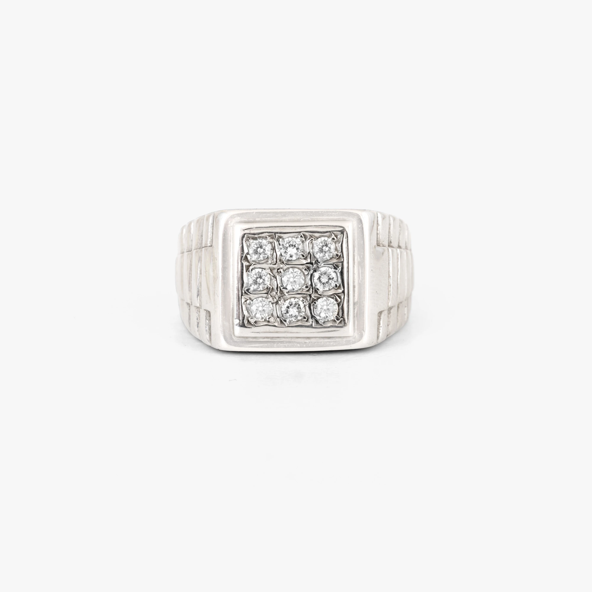 White gold ring, "president" style, adorned with diamonds