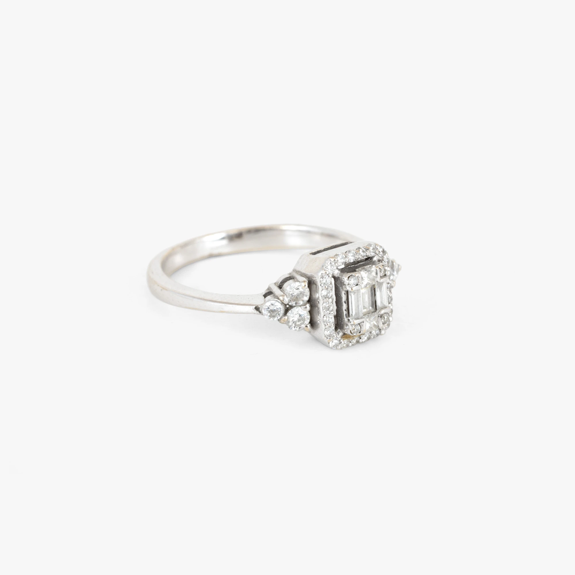 White gold ring decorated with diamonds