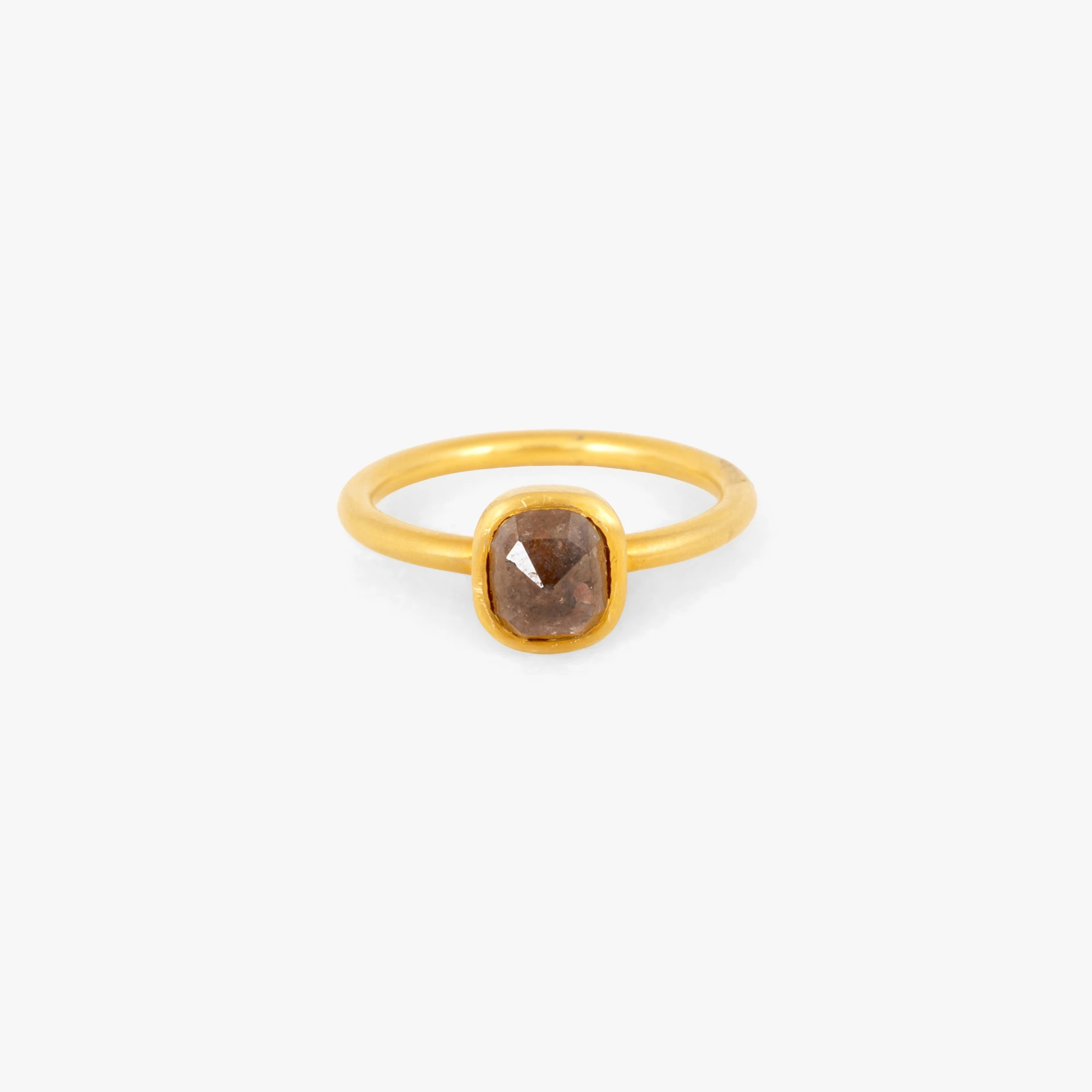Gold ring decorated with a diamond of approximately 1.87 ct., accompanied by GSI gemological certificate