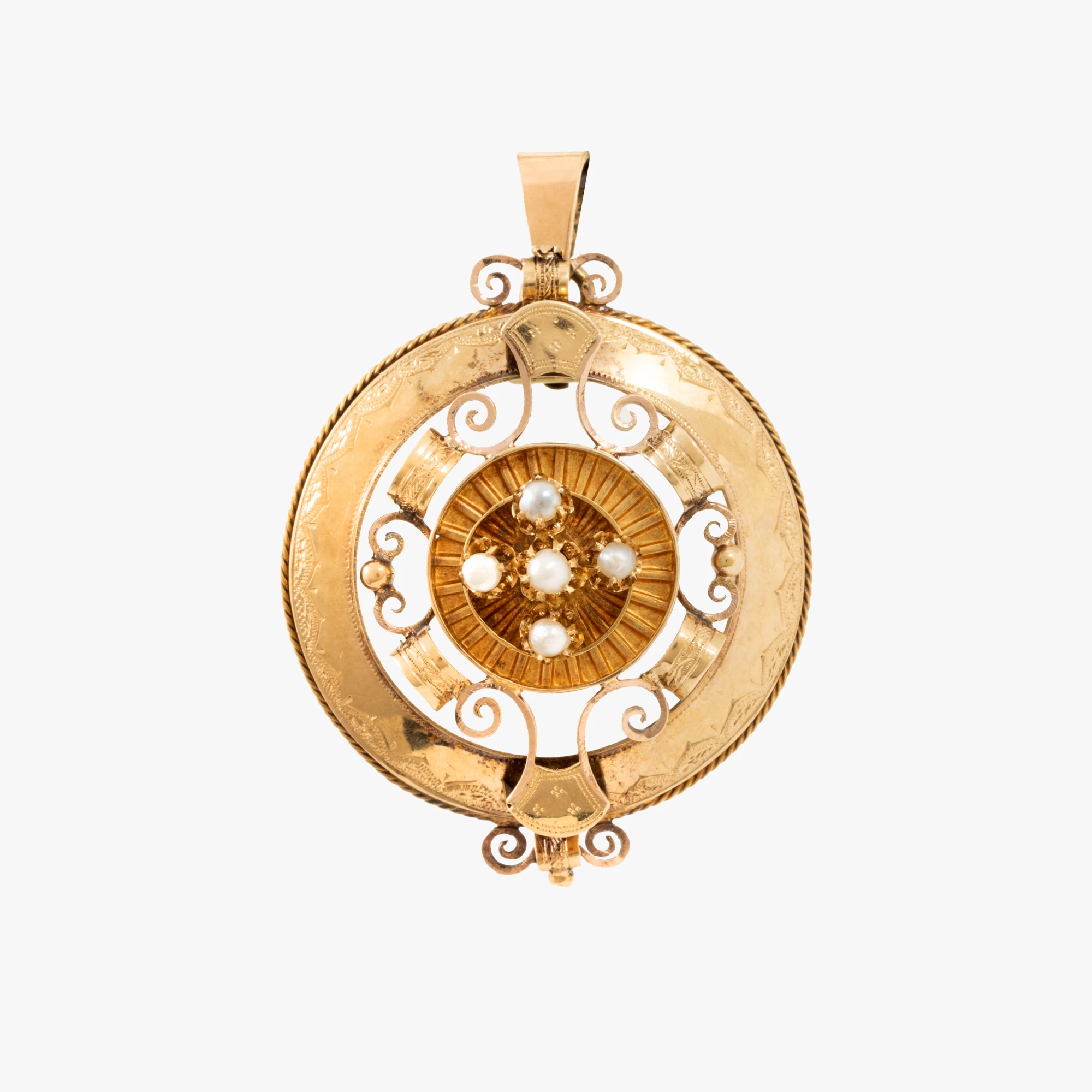 Gold brooch decorated with pearls, circa 1880